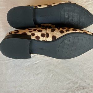 Kenneth Cole size 7M Brown Flat